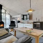 Euphemia - 900m From The Sea By Interhome *