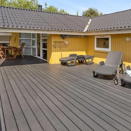 Euphemia - 900m From The Sea By Interhome Semesterbostad *