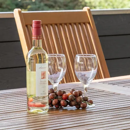 Euphemia - 900m From The Sea By Interhome *