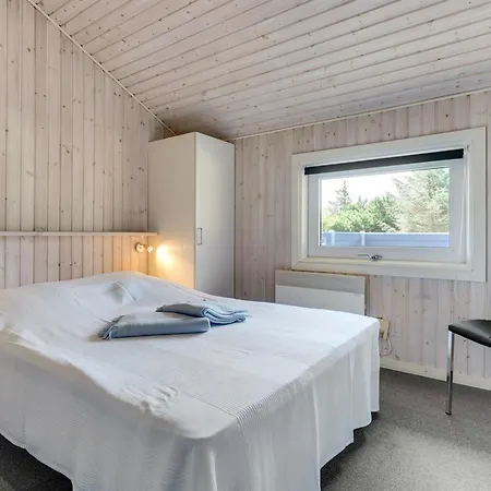 Euphemia - 900m From The Sea By Interhome