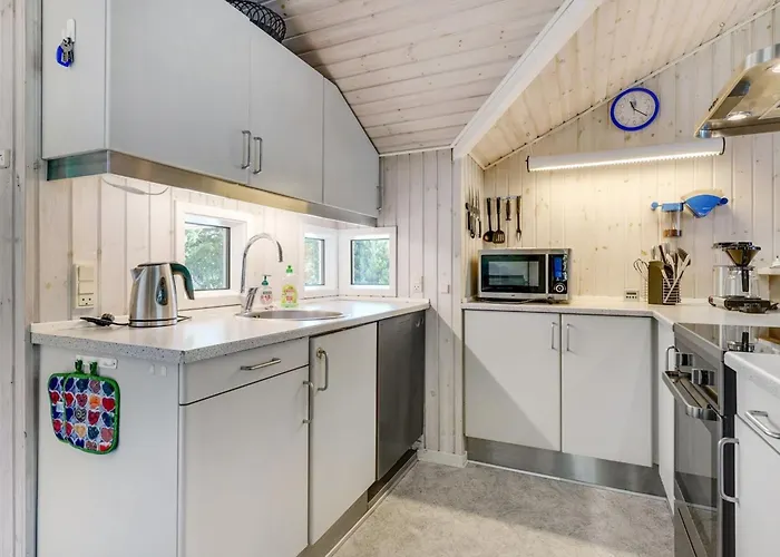 Euphemia - 900m From The Sea By Interhome