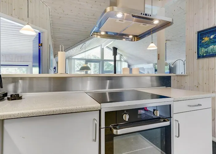 Euphemia - 900m From The Sea By Interhome