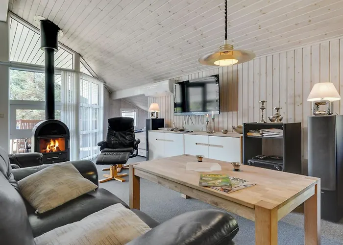 Euphemia - 900m From The Sea By Interhome *